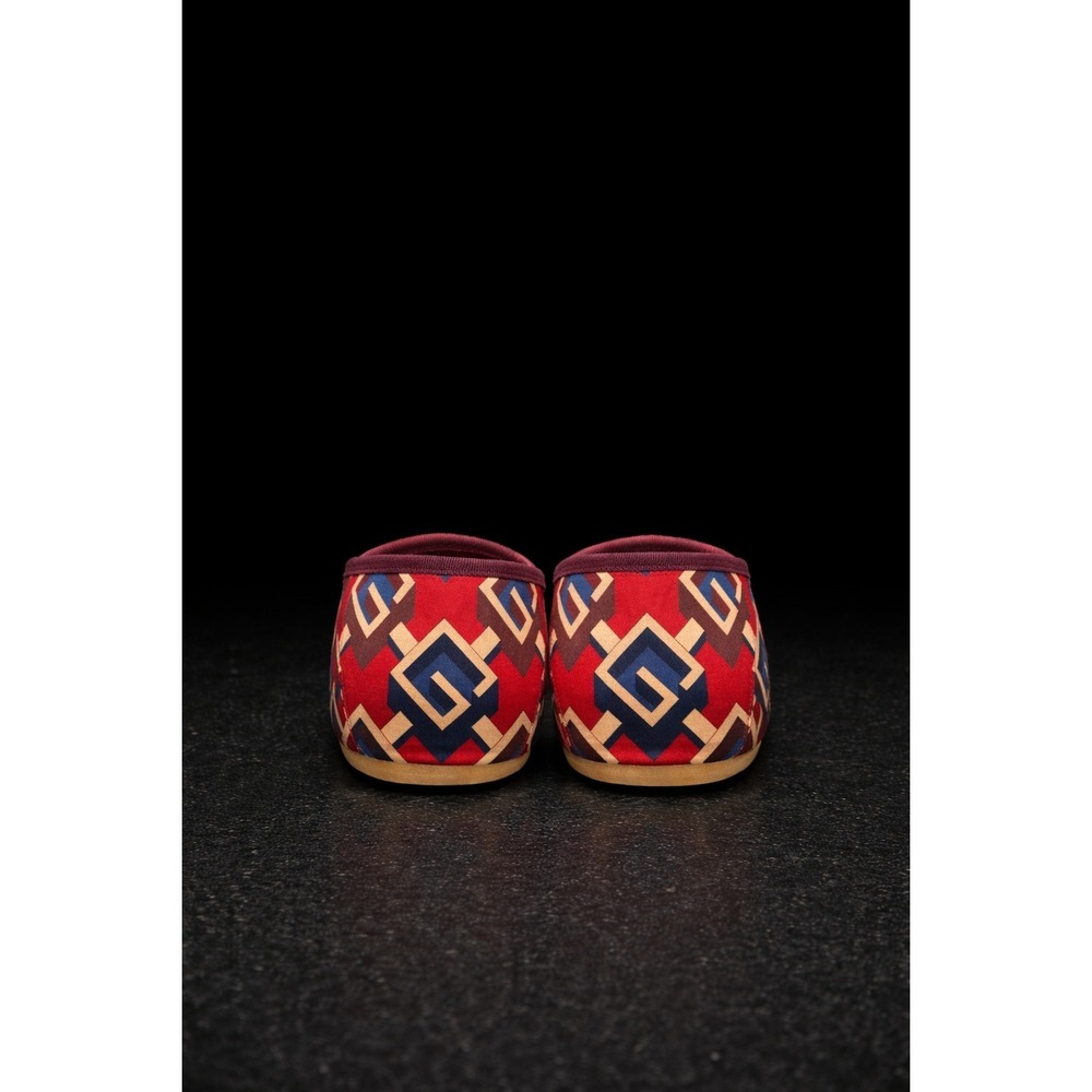 Gucci Voyage Satin Slippers Mens 14 Red Blue GG Geometric Print Italy New in Box - Picture 5 of 7